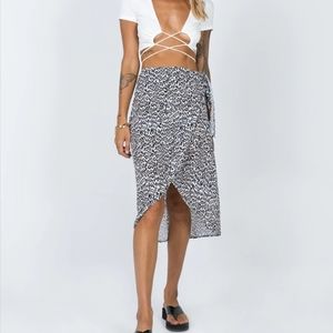 PRINCESS POLLY Midi Leopard Print Wrap Skirt / Sarong ~ NWOT